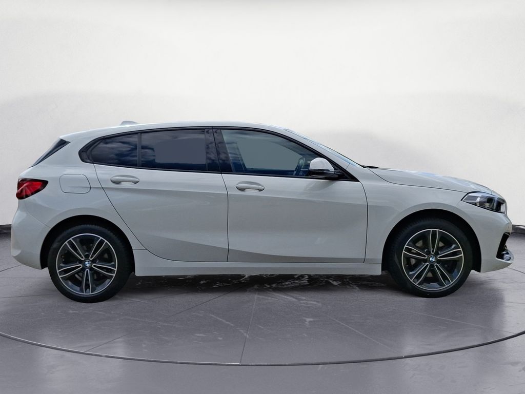 BMW 118 2022 г. Белый, пробег 38675 км