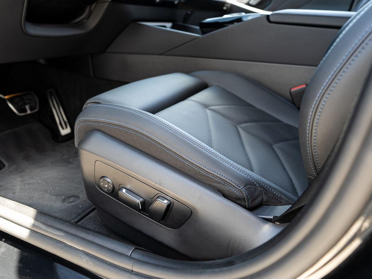 BMW 520 2025 г. Чёрный, пробег 15690 км