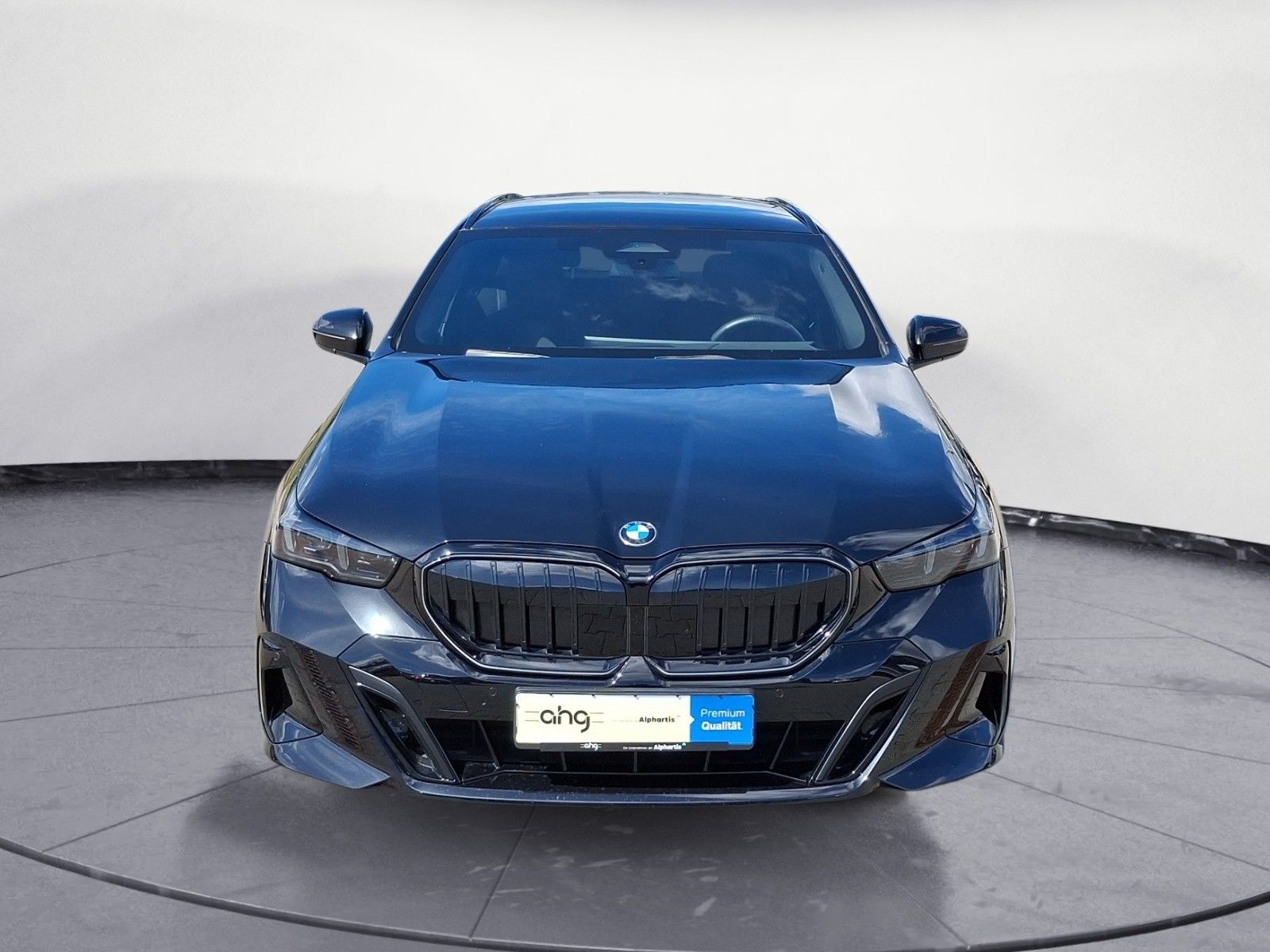 BMW 520 2025 г. Чёрный, пробег 10000 км