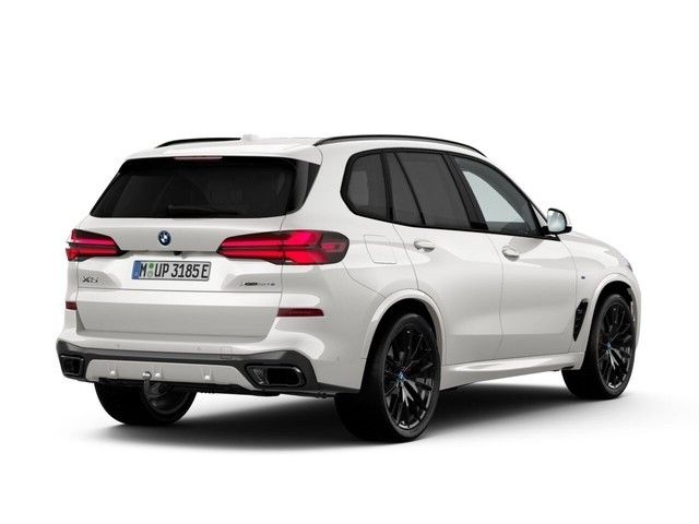 BMW X5 2023 г. Белый, пробег 33047 км