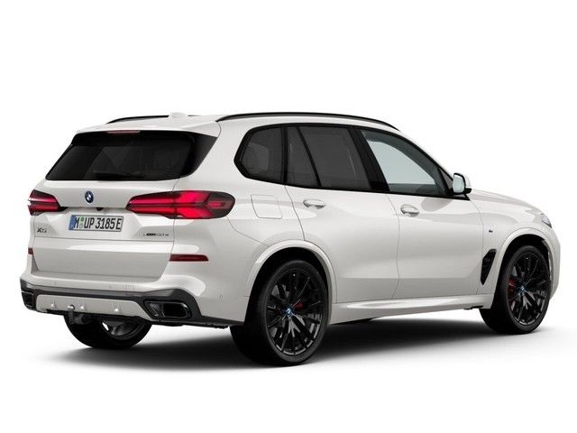 BMW X5 2023 г. Белый, пробег 33047 км