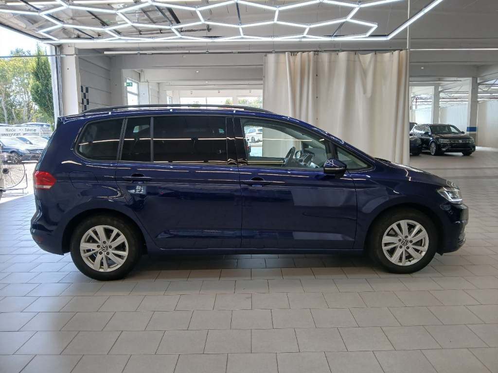 Volkswagen Touran 2025 г. Синий, пробег 27900 км