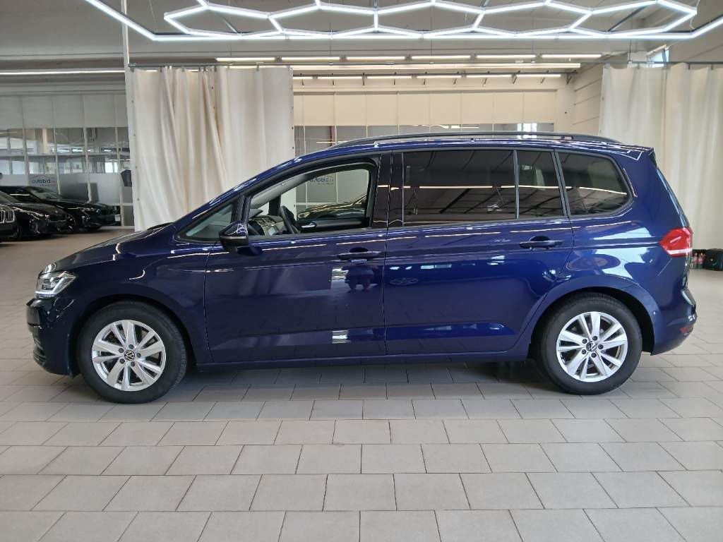Volkswagen Touran 2025 г. Синий, пробег 27900 км