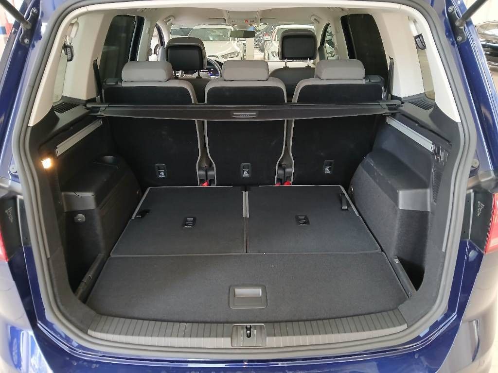 Volkswagen Touran 2025 г. Синий, пробег 27900 км