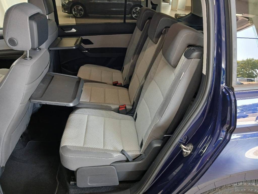 Volkswagen Touran 2025 г. Синий, пробег 27900 км