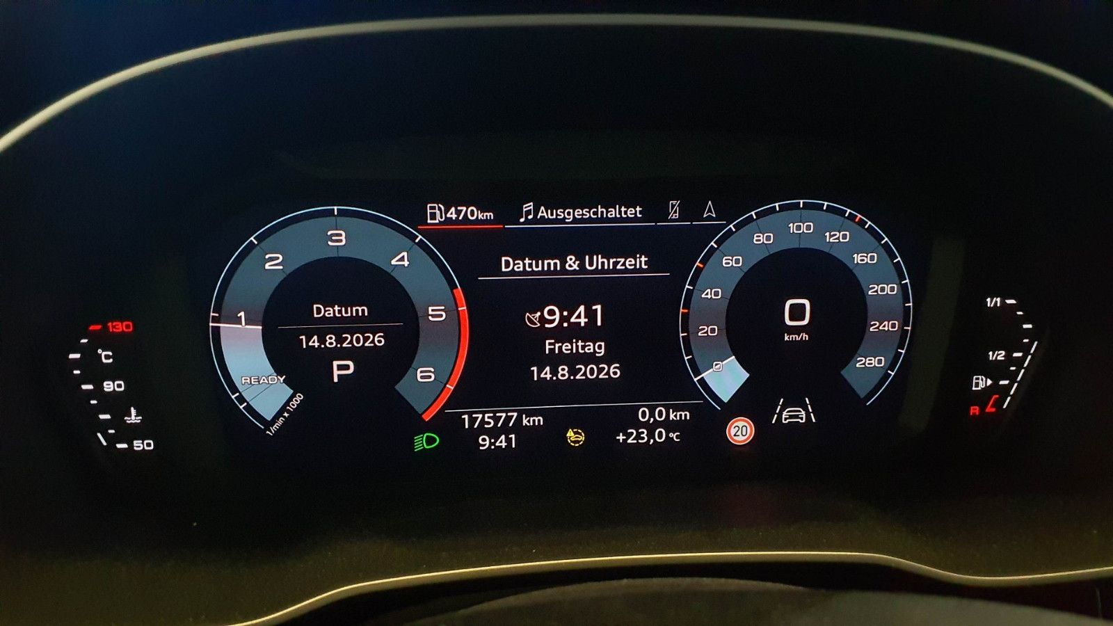 Audi Q3 2023 г. Серебристый, пробег 17600 км