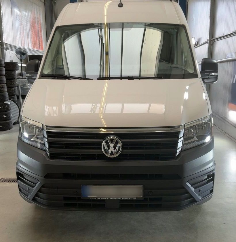 Volkswagen CRAFTER 2023 г. Белый, пробег 48083 км