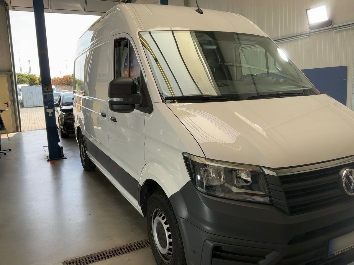 Volkswagen CRAFTER 2023 г. Белый, пробег 48083 км