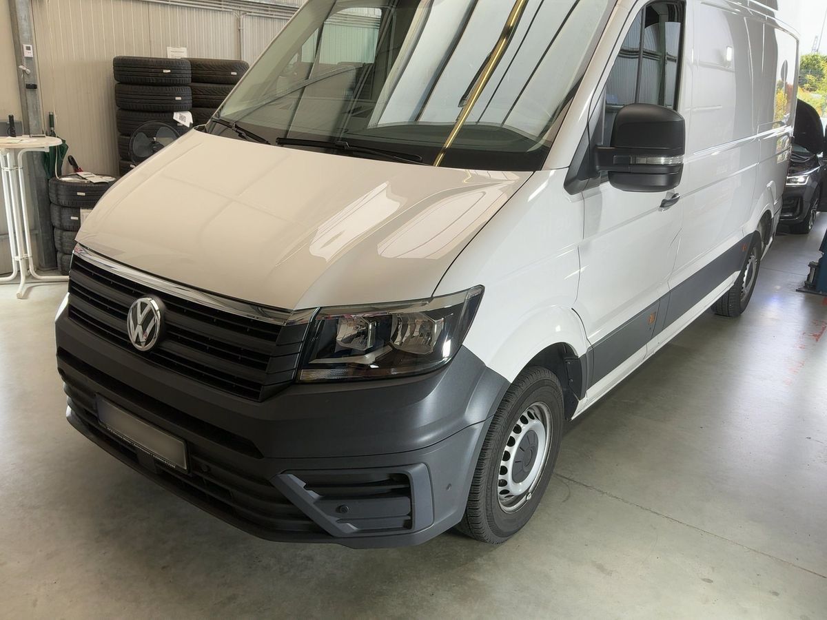 Volkswagen CRAFTER 2023 г. Белый, пробег 48083 км