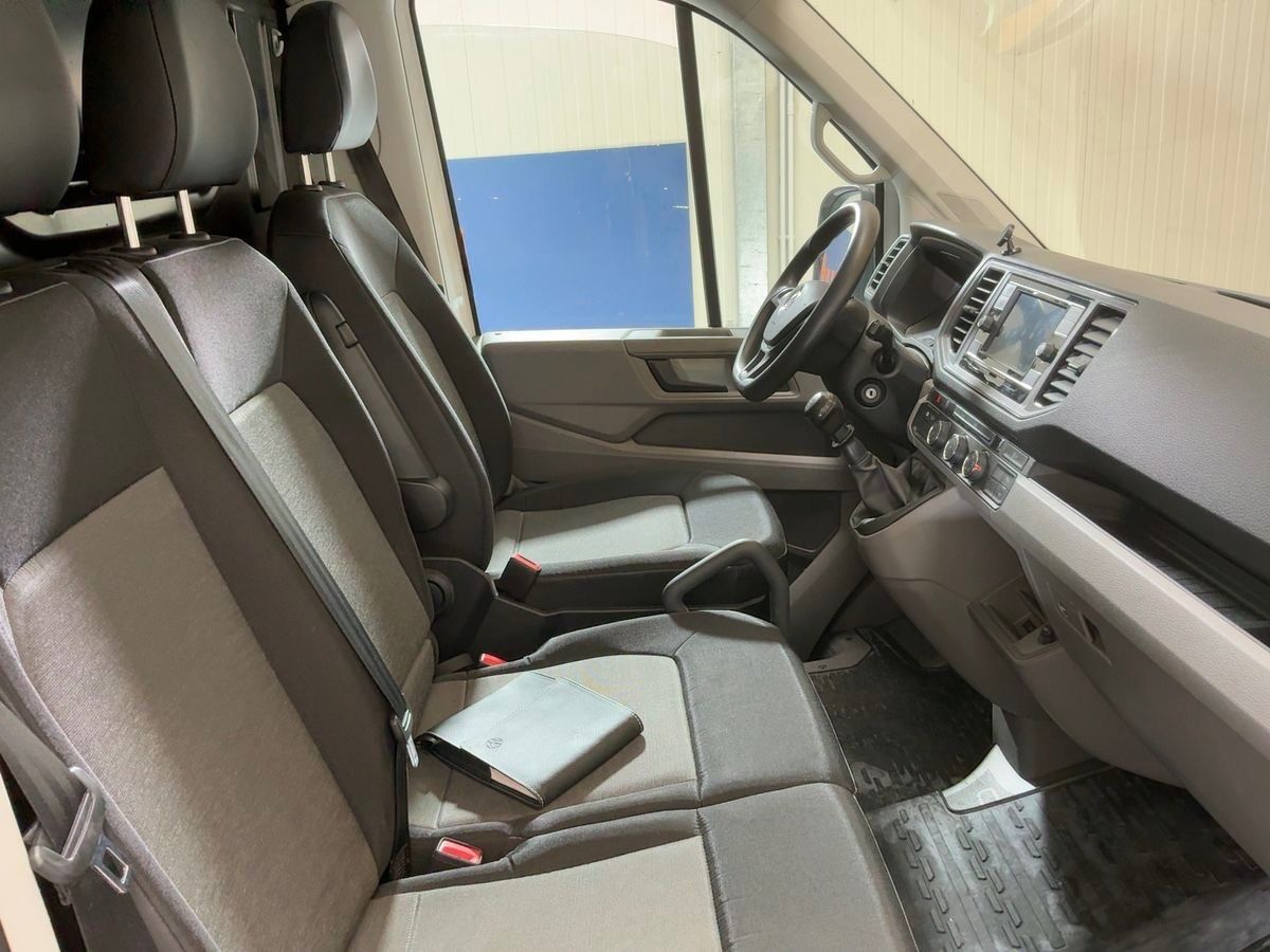 Volkswagen CRAFTER 2023 г. Белый, пробег 48083 км