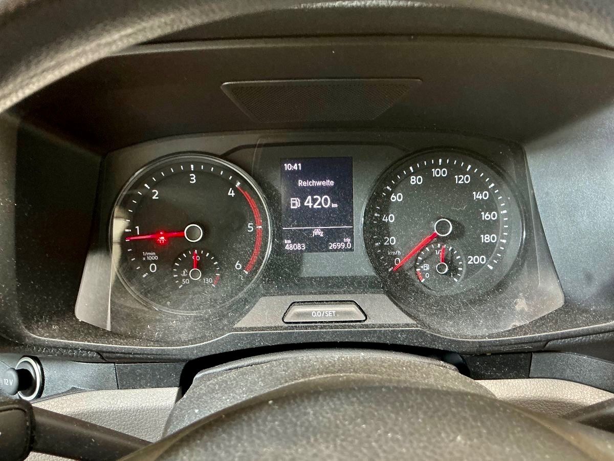 Volkswagen CRAFTER 2023 г. Белый, пробег 48083 км