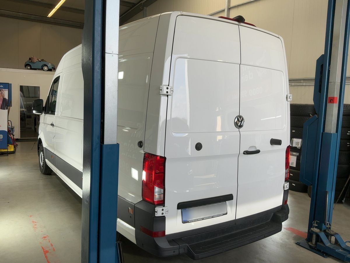 Volkswagen CRAFTER 2023 г. Белый, пробег 48083 км