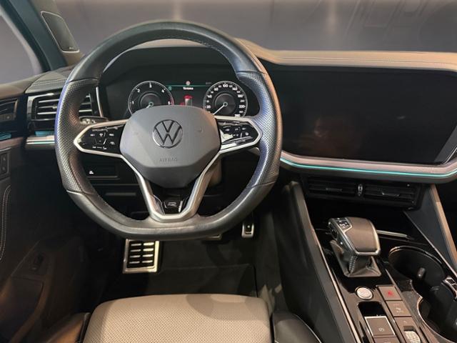 Volkswagen Touareg 2022 г. Серый, пробег 52400 км