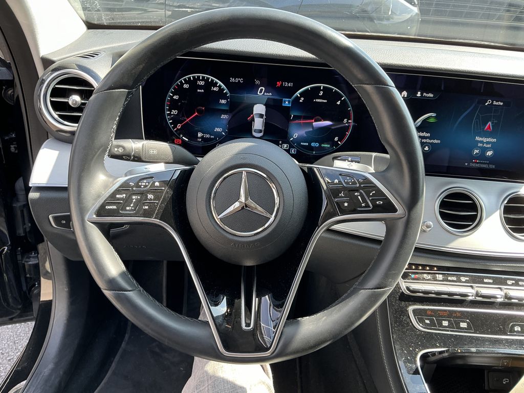 Mercedes-Benz E 220 2022 г. Чёрный, пробег 59946 км