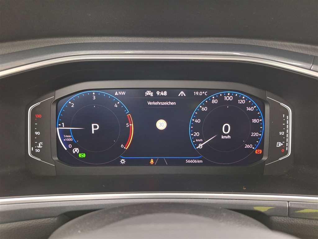 Volkswagen T-Roc 2023 г. Серый, пробег 56607 км