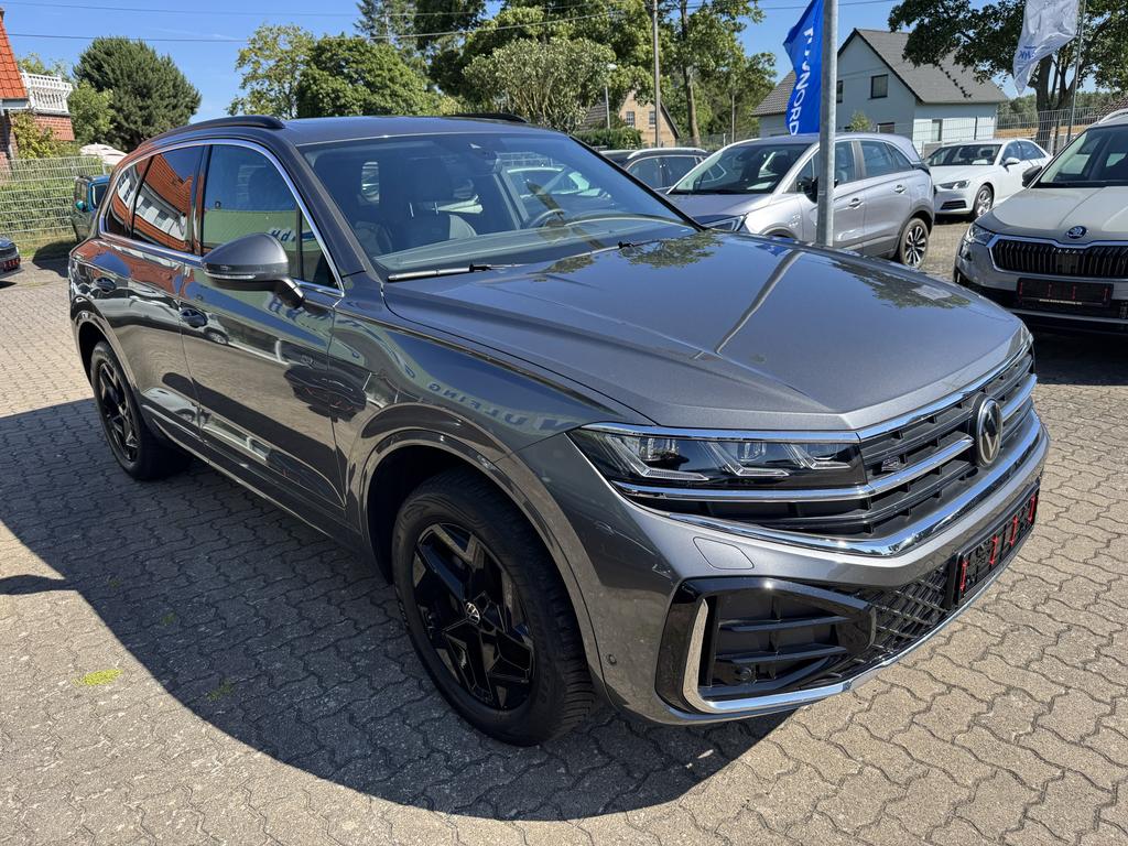 Volkswagen Touareg 2025 г. Серый, пробег 35205 км