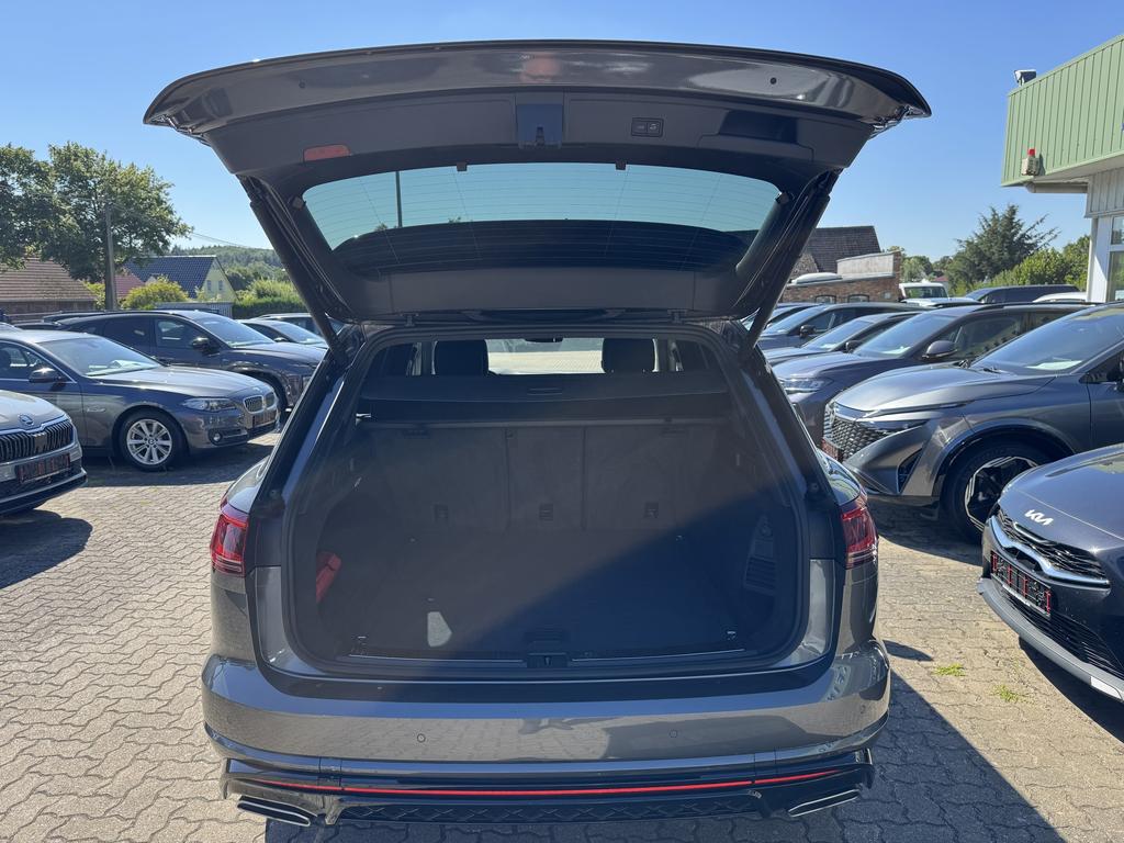 Volkswagen Touareg 2025 г. Серый, пробег 35205 км
