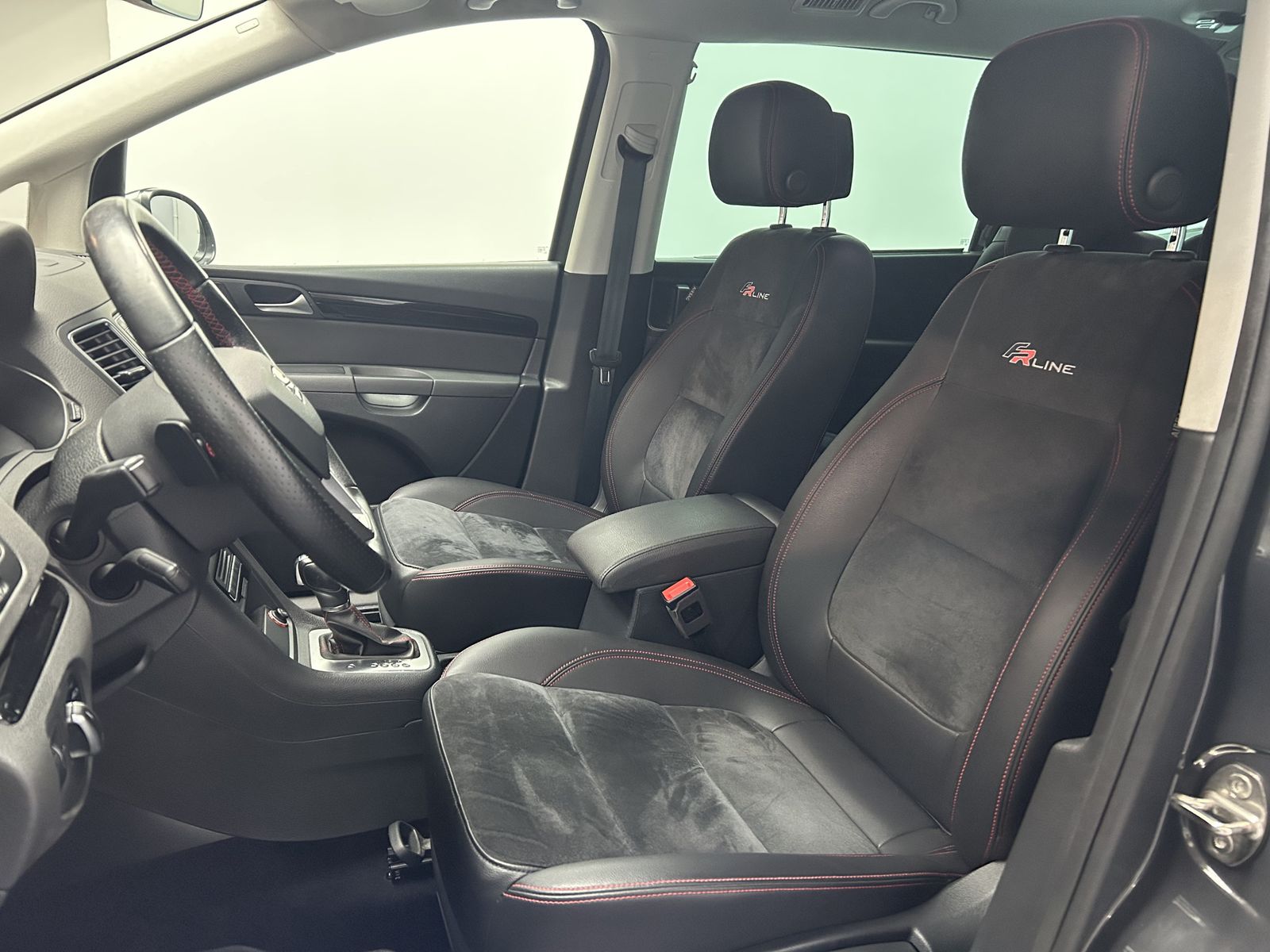 SEAT Alhambra 2022 г. Серый, пробег 57000 км