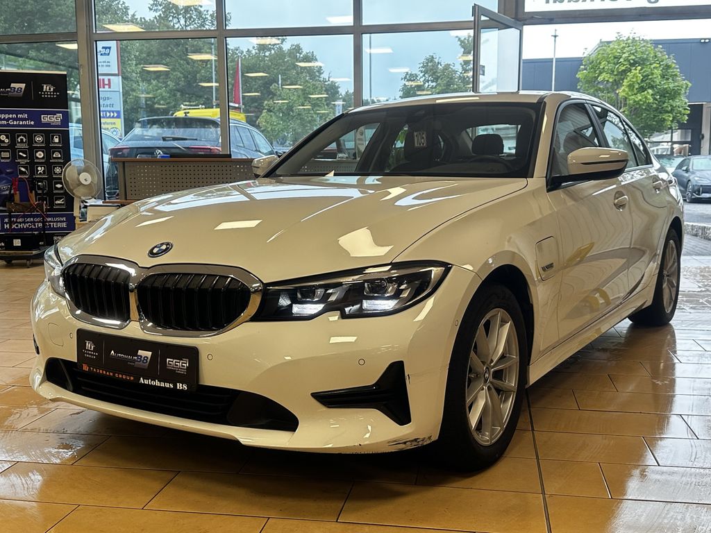 BMW 320 2022 г. Белый, пробег 31706 км