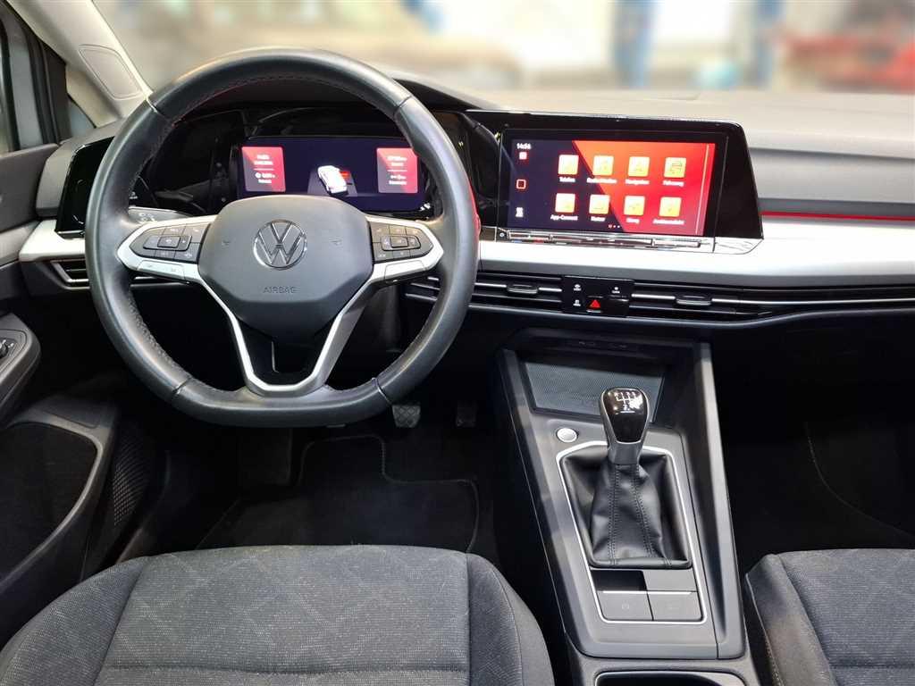 Volkswagen Golf 2024 г. Серебристый, пробег 27155 км