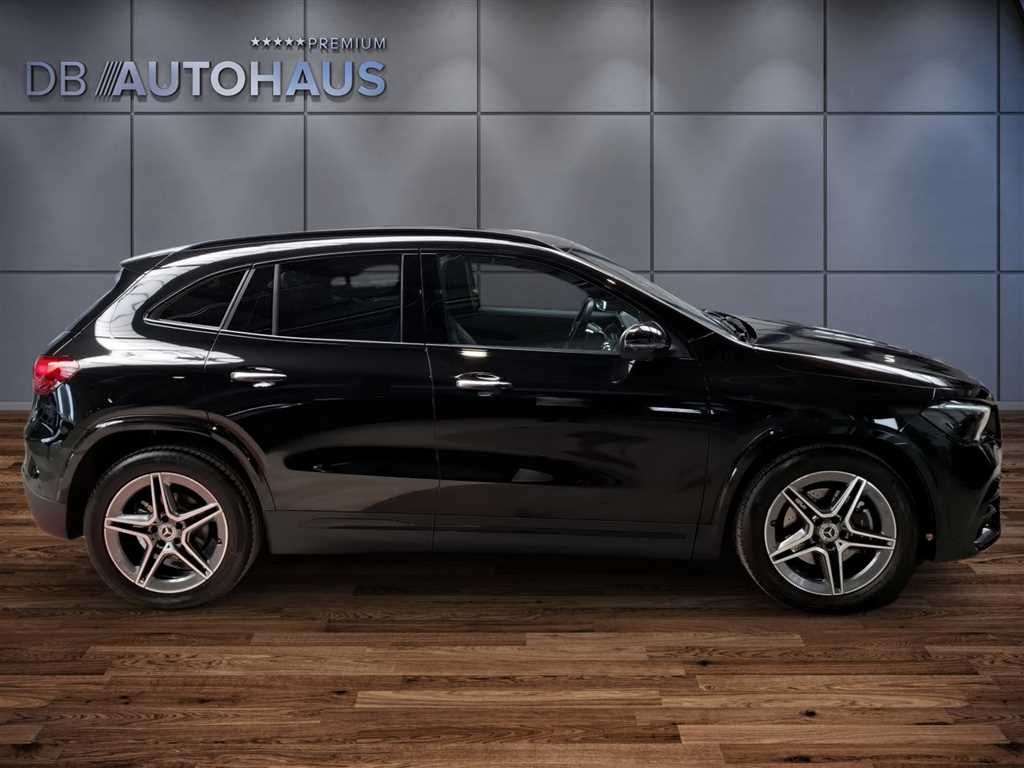 Mercedes-Benz GLA 200 2024 г. Чёрный, пробег 22942 км