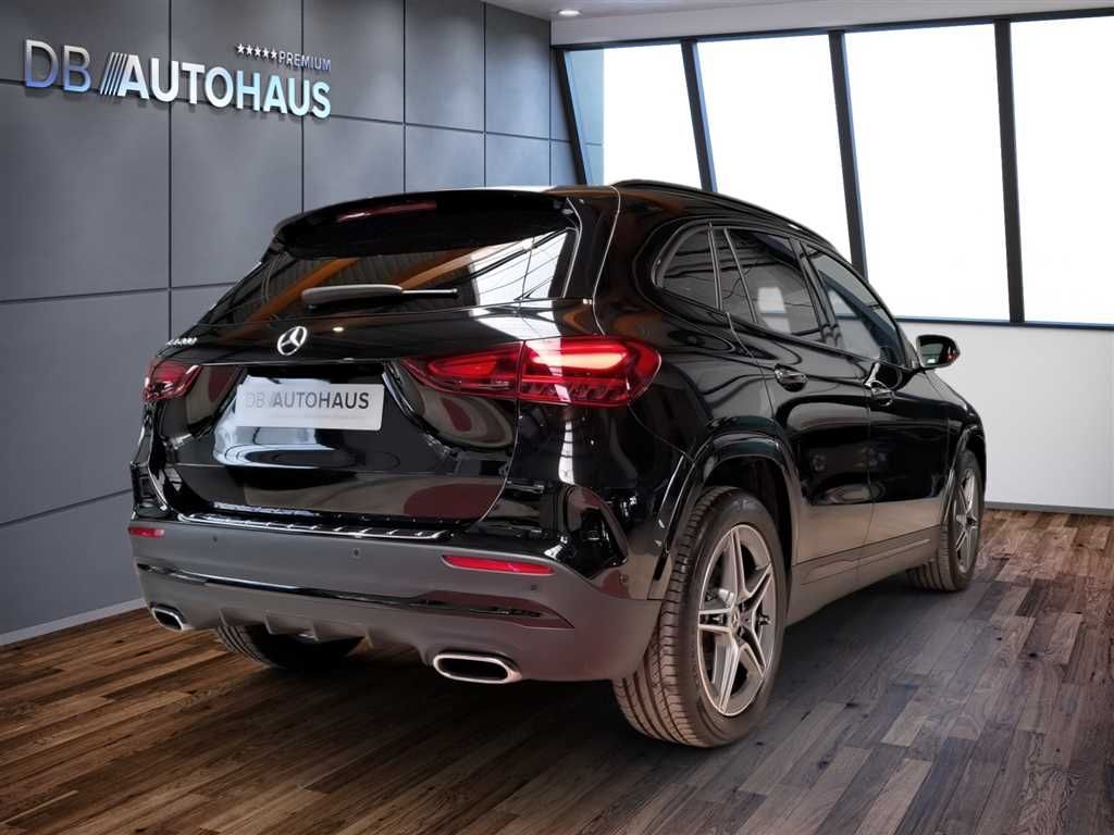 Mercedes-Benz GLA 200 2024 г. Чёрный, пробег 22942 км