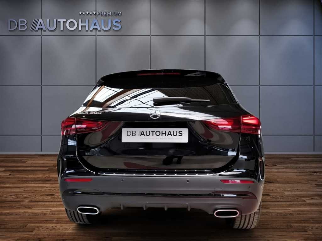 Mercedes-Benz GLA 200 2024 г. Чёрный, пробег 22942 км