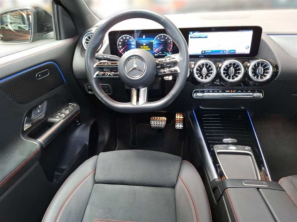 Mercedes-Benz GLA 200 2024 г. Чёрный, пробег 22942 км