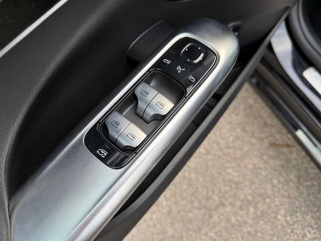 Mercedes-Benz C 200 2024 г. Чёрный, пробег 57167 км