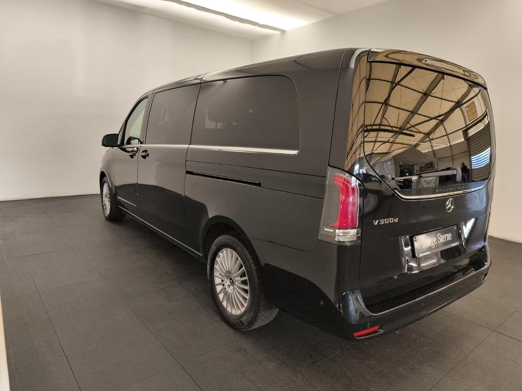 Mercedes-Benz V 300 2024 г. Чёрный, пробег 41130 км