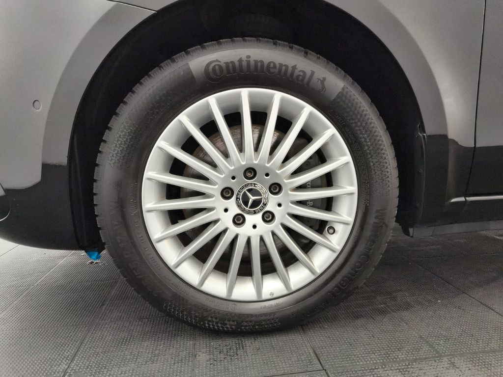 Mercedes-Benz V 300 2024 г. Чёрный, пробег 41130 км