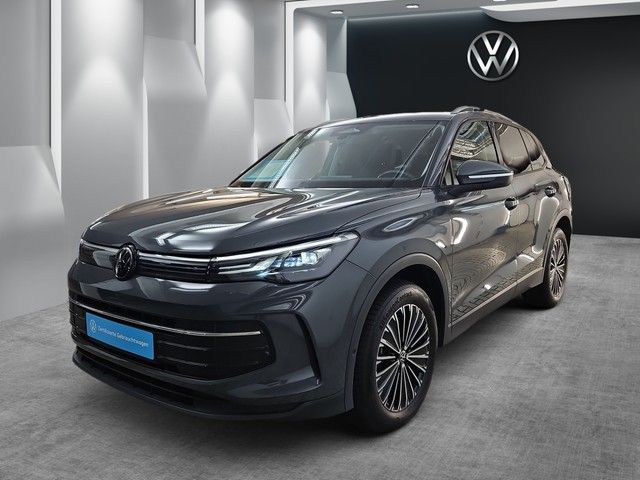 Volkswagen Tiguan 2024 г. Серый, пробег 44805 км