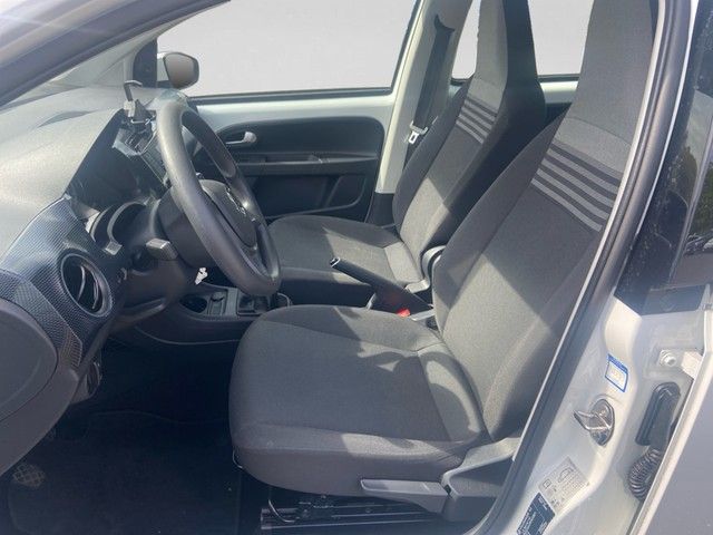 Volkswagen up! 2022 г. Белый, пробег 32519 км