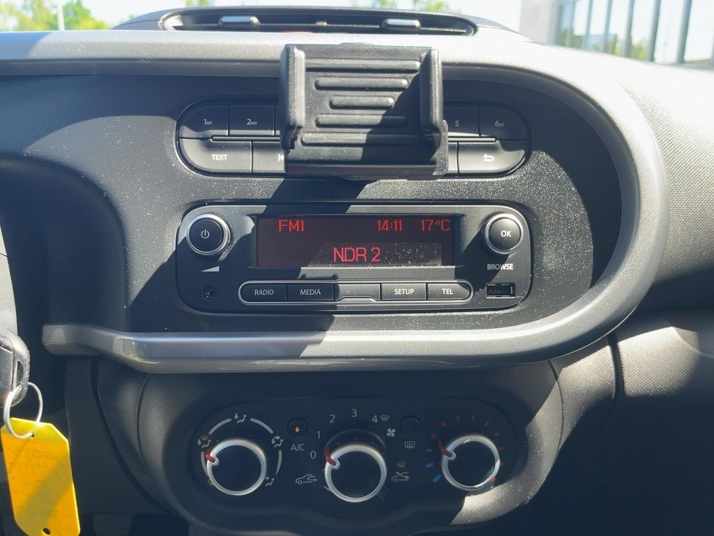Renault Twingo 2022 г. Белый, пробег 29110 км