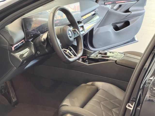 BMW 520 2025 г. Чёрный, пробег 21167 км