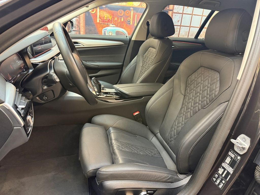 BMW 530 2023 г. Серый, пробег 46121 км