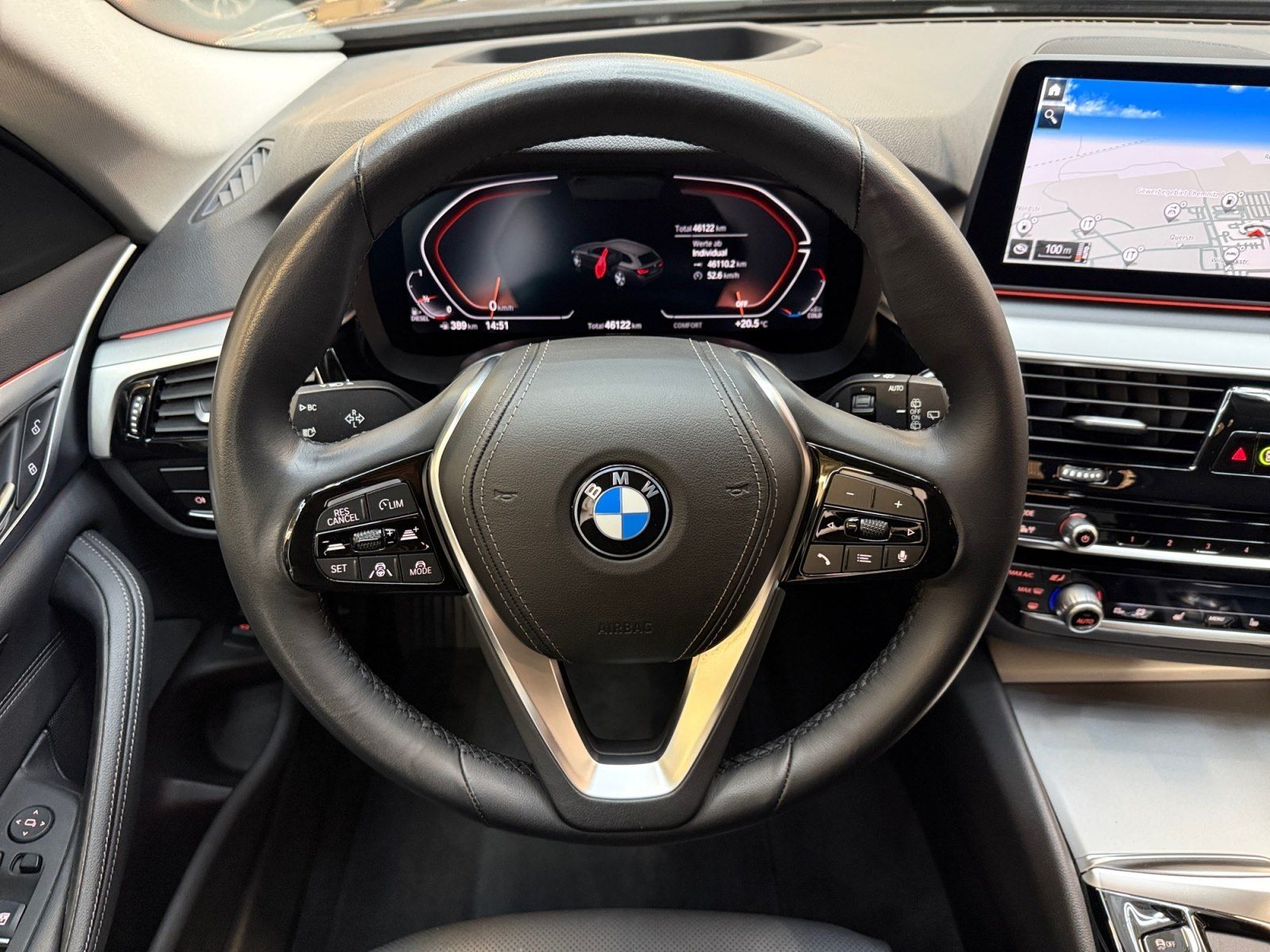 BMW 530 2023 г. Серый, пробег 46121 км