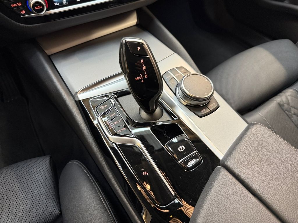 BMW 530 2023 г. Серый, пробег 46121 км