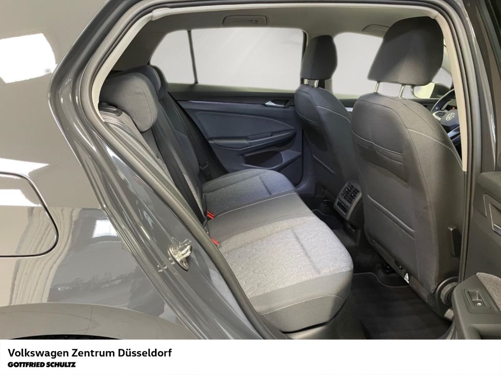 Volkswagen Golf 2024 г. Серый, пробег 22759 км