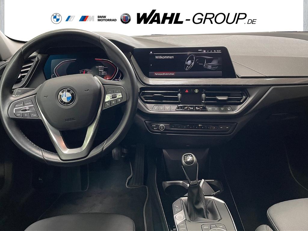 BMW 118 2022 г. Чёрный, пробег 56603 км
