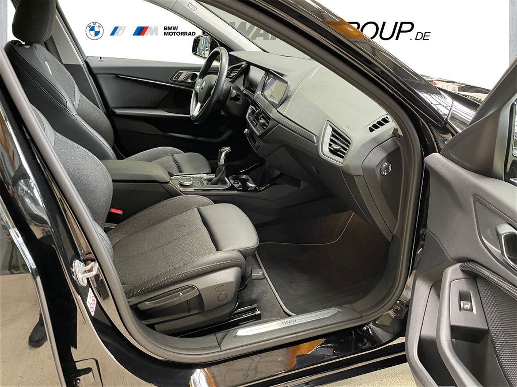 BMW 118 2022 г. Чёрный, пробег 56603 км