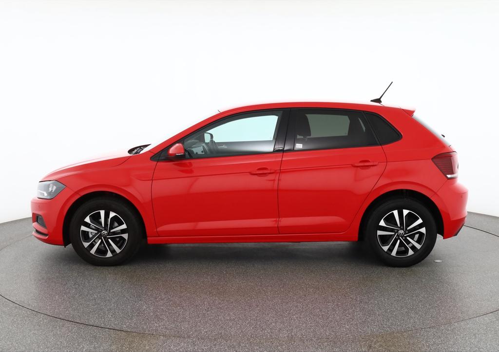 Volkswagen Polo 2022 г. Красный, пробег 43520 км