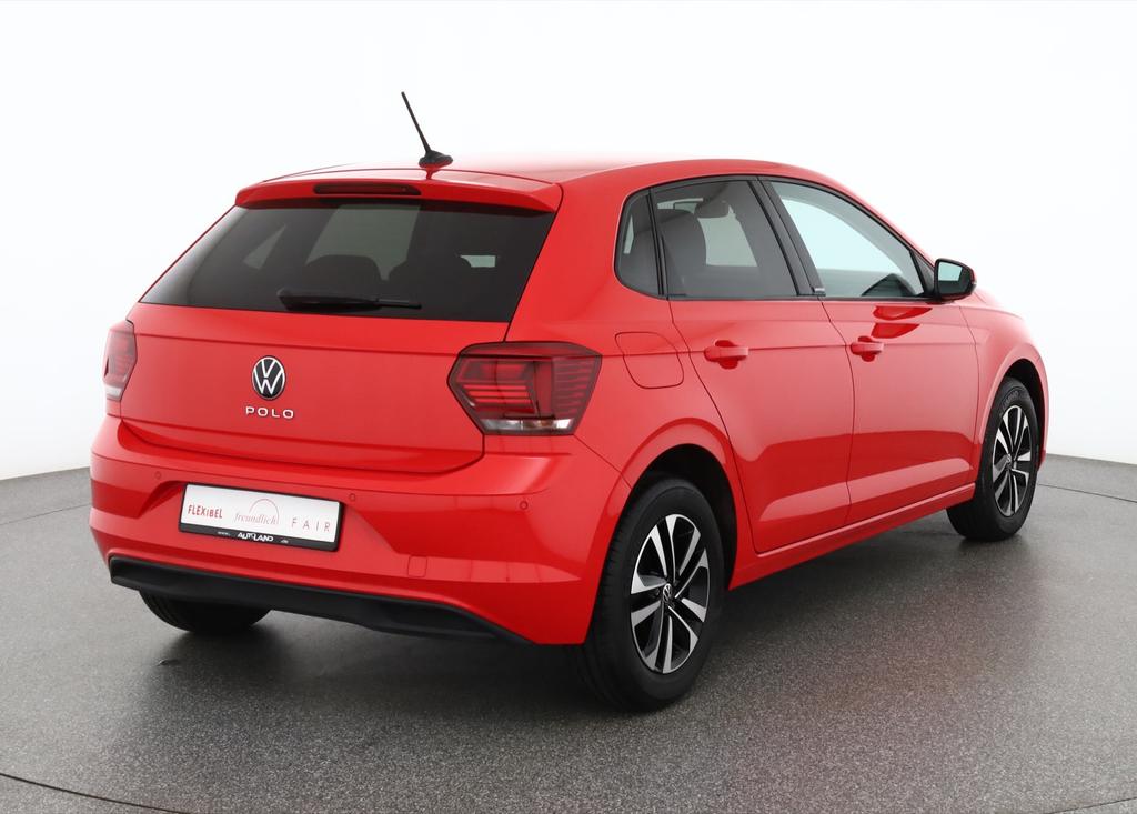 Volkswagen Polo 2022 г. Красный, пробег 43520 км