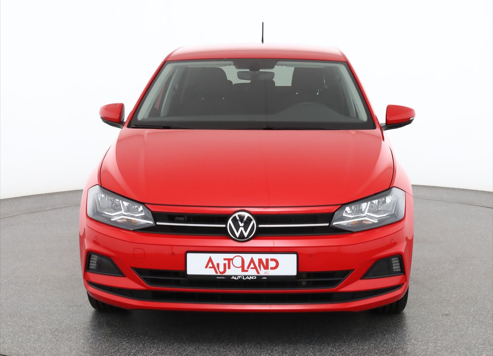 Volkswagen Polo 2022 г. Красный, пробег 43520 км