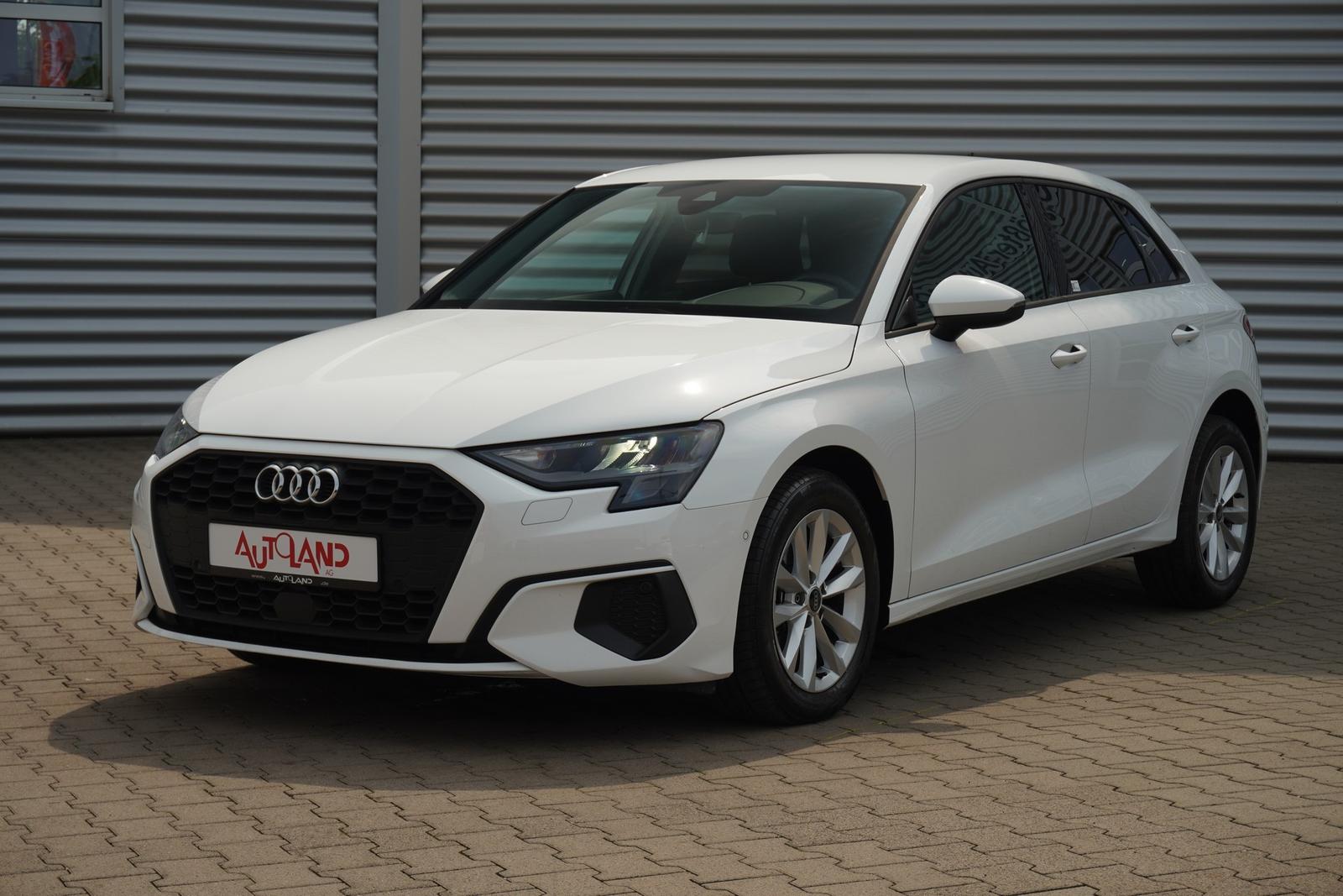 Audi A3 2023 г. Белый, пробег 34945 км