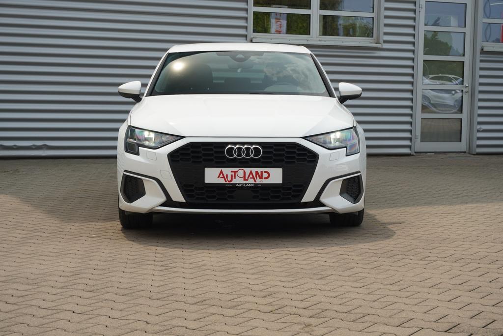 Audi A3 2023 г. Белый, пробег 34945 км
