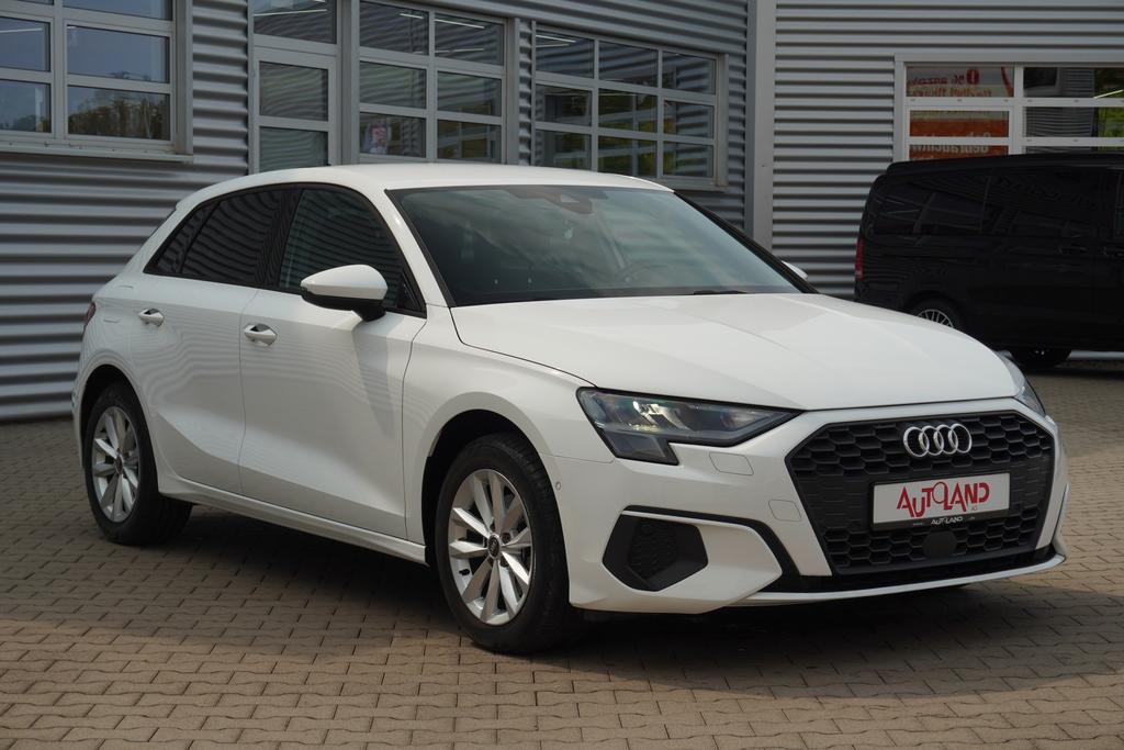 Audi A3 2023 г. Белый, пробег 34945 км