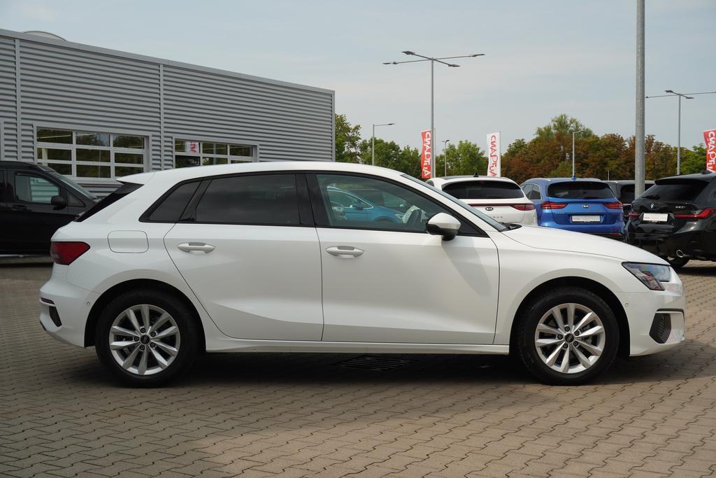 Audi A3 2023 г. Белый, пробег 34945 км
