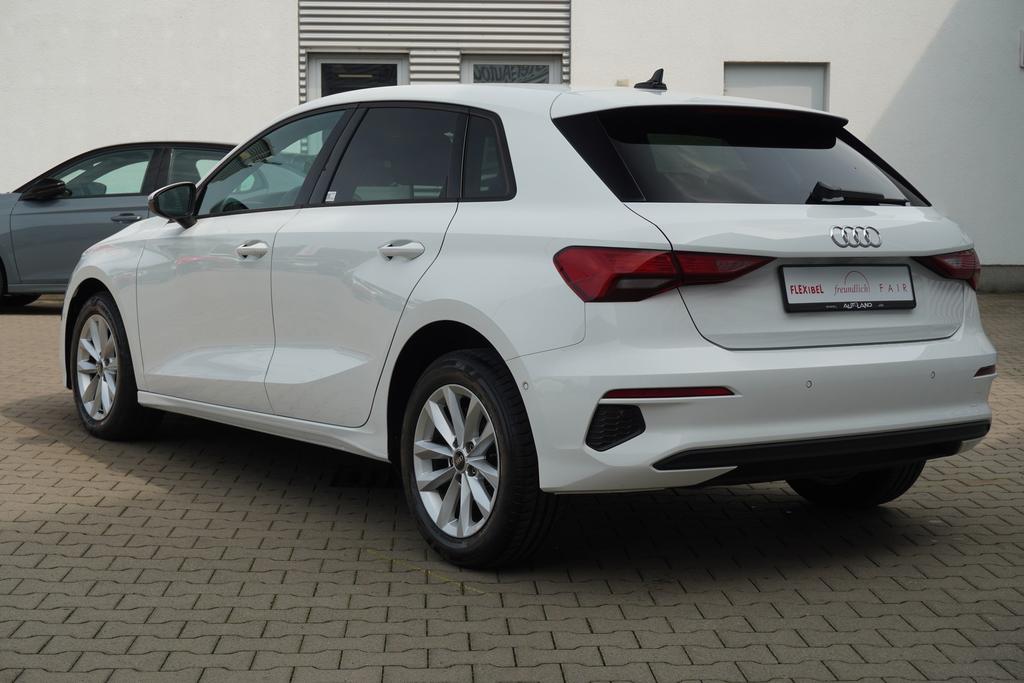 Audi A3 2023 г. Белый, пробег 34945 км