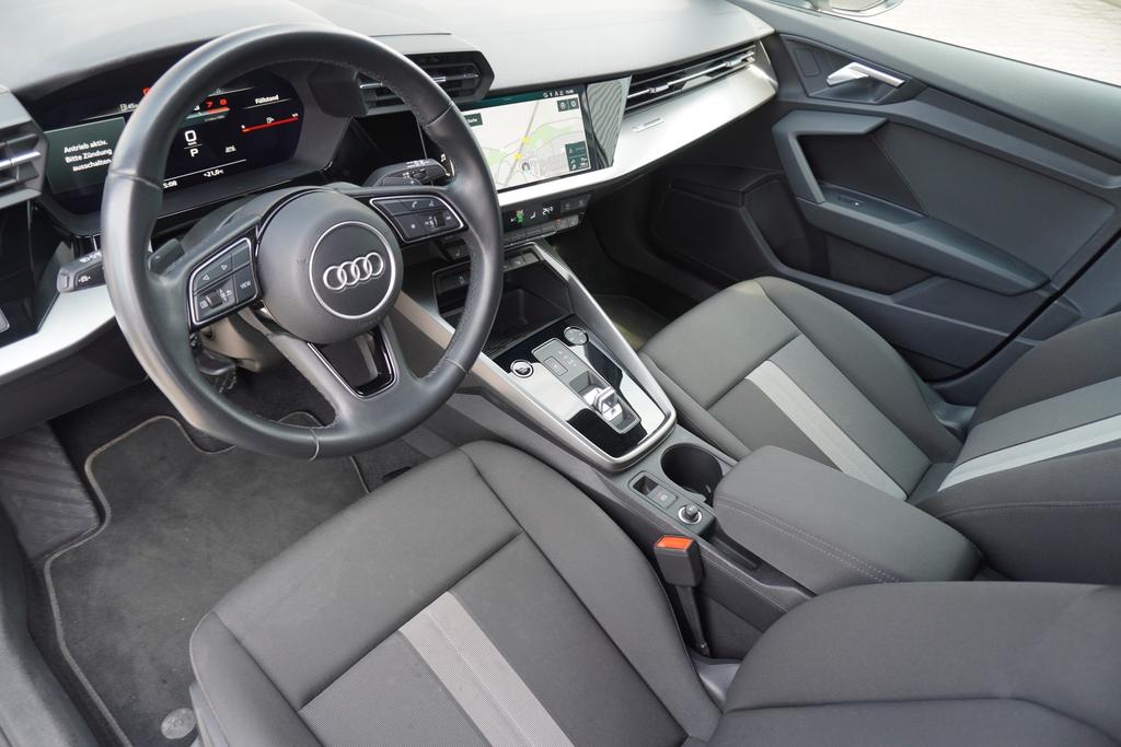 Audi A3 2023 г. Белый, пробег 34945 км